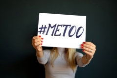 Bild 1: Unter dem Hashtag #metoo teilten viele Betroffene ihre Erfahrungen mit sexueller Belästigung und Sexismus