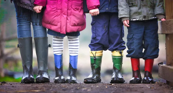 „Hilf mir, es selbst zu tun und mich mit anderen gut zu verstehen!“ – Sind Montessori-Kinder sozialer?