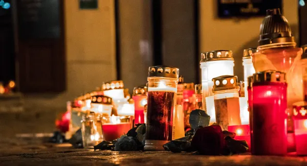 Von Facebook in den Kampf – Wie soziale Medien Extremismus ein Zuhause bieten