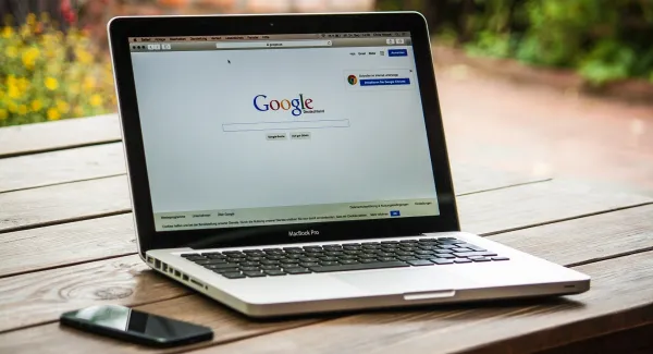 Sind wir ohne Google zu dumm zum Wählen? – „Offloading“ als Chance und Gefahr für Demokratie