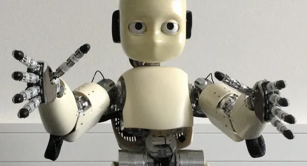 Roboter im Gruselgraben:  Warum uns menschenähnliche Maschinen oft unheimlich sind 