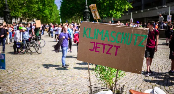 „Weiß und gebildet?“ Auf dem Weg zu einer divers(er)en Klimaschutzbewegung
