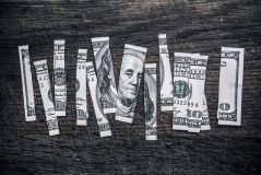 Um Geld verhandelt die Welt: Die Macht des Monetären in Verhandlungen 