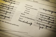 Wer wird denn nun bei den Noten benachteiligt – Mädchen oder Jungen?