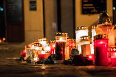 Von Facebook in den Kampf – Wie soziale Medien Extremismus ein Zuhause bieten