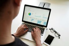 Mutiges Mindset! Wie unser Mindset unsere Risikobereitschaft gegenüber Geldanlagen beeinflusst  