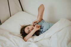 Schlafprokrastination: Ich weiß, ich sollte ins Bett gehen, aber … 
