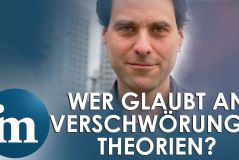 Wer glaubt Verschwörungstheorien? | In-Mind fragt Roland Imhoff