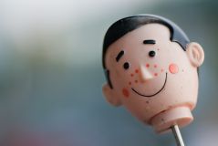 Ein unwiderstehlicher Drang zu Knibbeln - Skin Picking als Erkrankung
