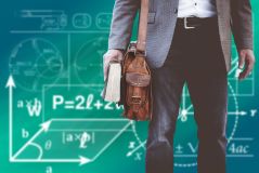Leistungsrückmeldungen in der Schule: Unsere Lehrerin sagt, ich bin immer noch besser als du!  