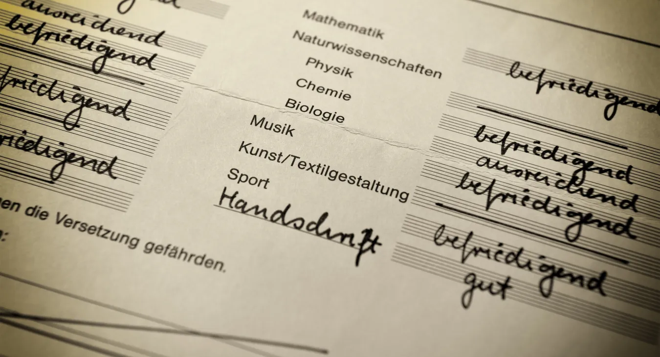 Wer wird denn nun bei den Noten benachteiligt – Mädchen oder Jungen?