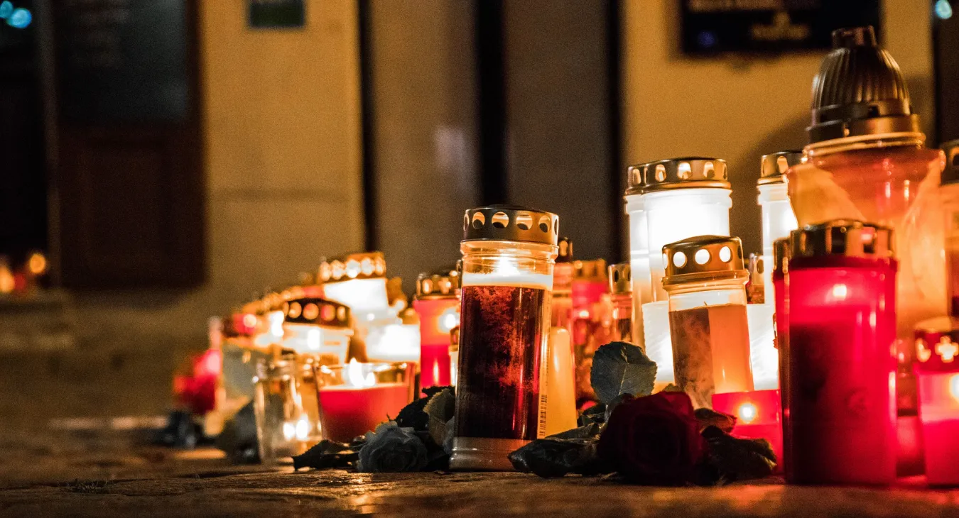 Von Facebook in den Kampf – Wie soziale Medien Extremismus ein Zuhause bieten