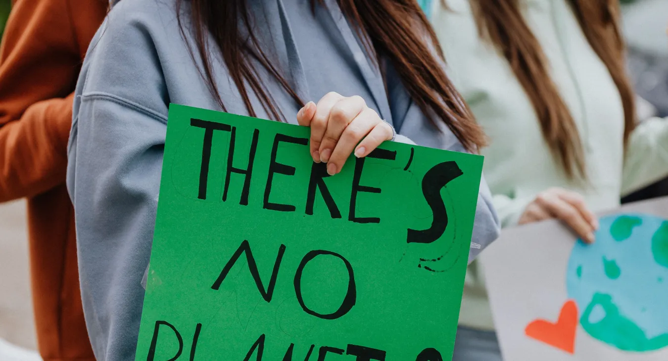 Die Kluft zwischen Dringlichkeit und Umsetzbarkeit der Klimapolitik – am Beispiel des CO2-Preises