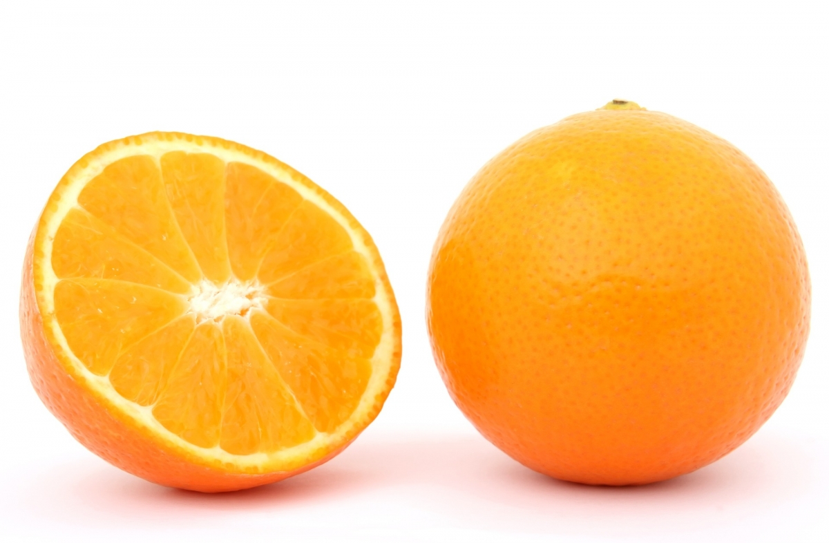 Die suboptimale Kompromisslösung: Jede Schwester erhält eine halbe Orange. Bild: Meditations via pixabay (https://pixabay.com/de/hintergrund-bitter-fr%C3%BChst%C3%BCck-hell-1239233/, CC:https://creativecommons.org/publicdomain/zero/1.0/deed.de)