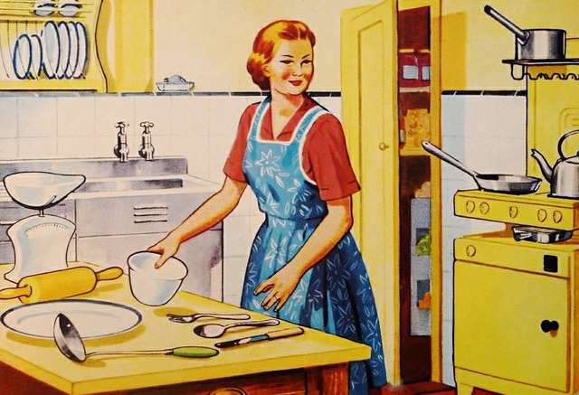 Retro-Hausfrau beim Kochen. Bild: ArtsyBee via Pixabay (https://pixabay.com/de/retro-hausfrau-familie-kochen-1321078/, CC: https://pixabay.com/de/service/license/).