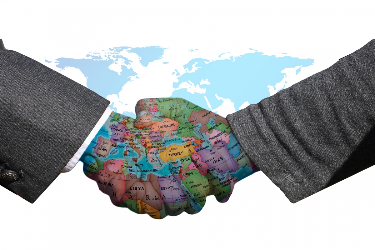 Teamverhandlungen spielen eine wesentliche Rolle im politischen und wirtschaftlichen Tagesgeschäft. Bild: geralt via pixabay (https://pixabay.com/de/illustrations/handschlag-verständigung-3200298/, CC: https://pixabay.com/de/service/license/)
